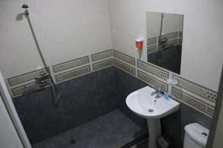 Отель hotel venus Тбилиси Классический четырехместный номер-4