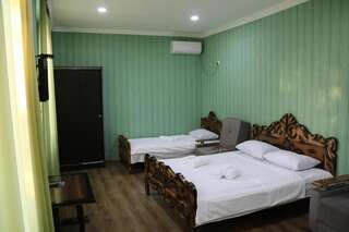 Отель hotel venus Тбилиси Классический четырехместный номер-5